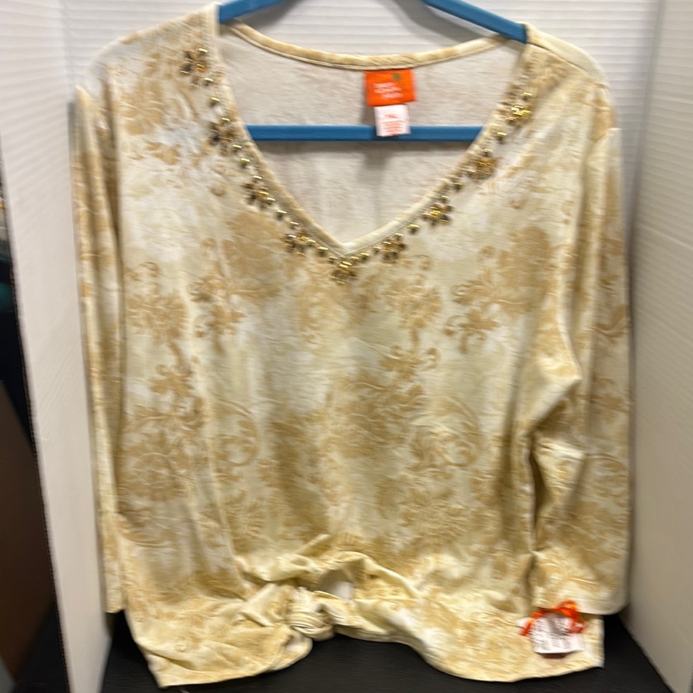 Hearts  of palm, petite Elegant Cream V-Neck Top with Embellishments size PXL